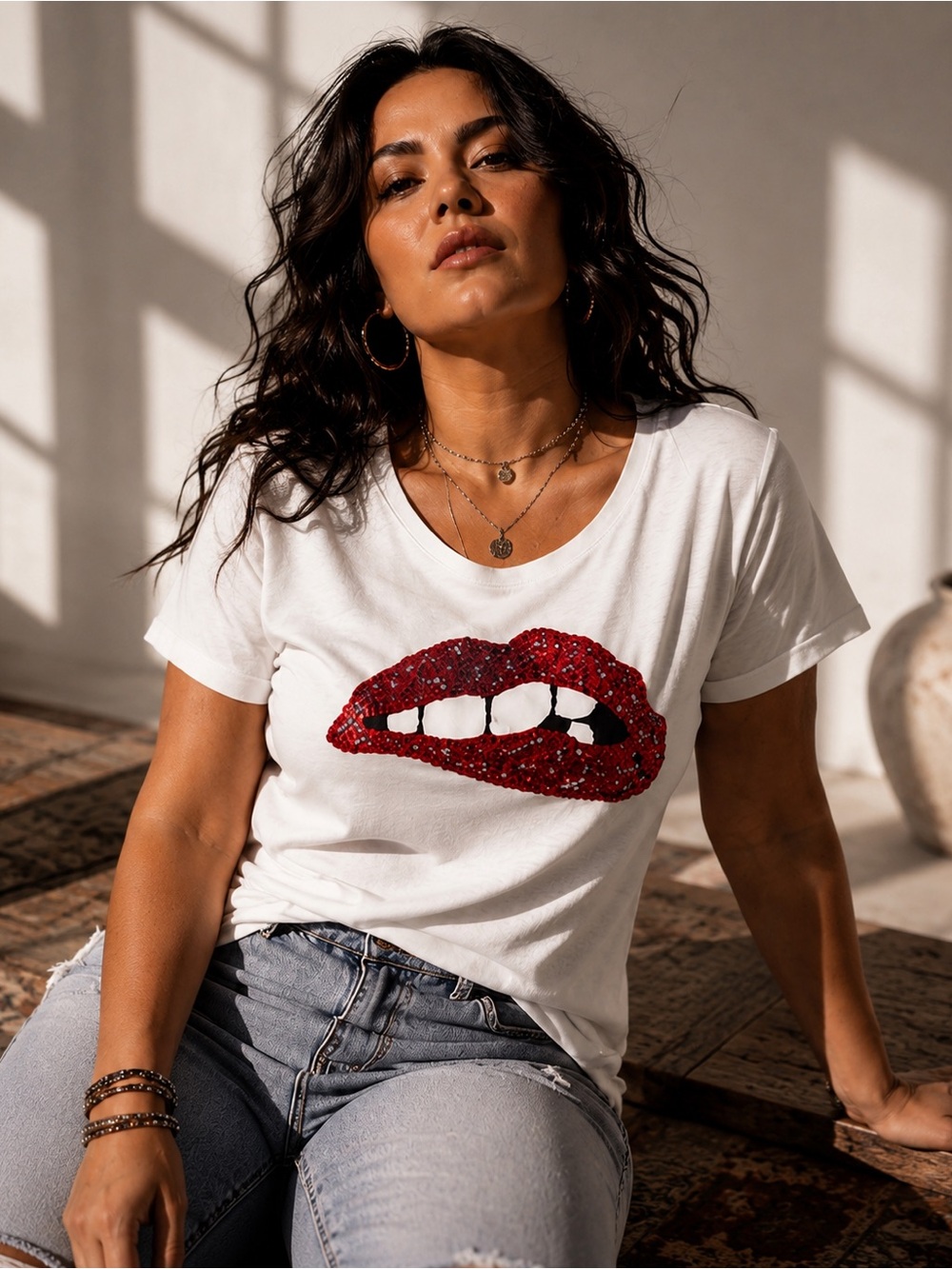 Red glitter lips white oversized short sleeves T-shirt
